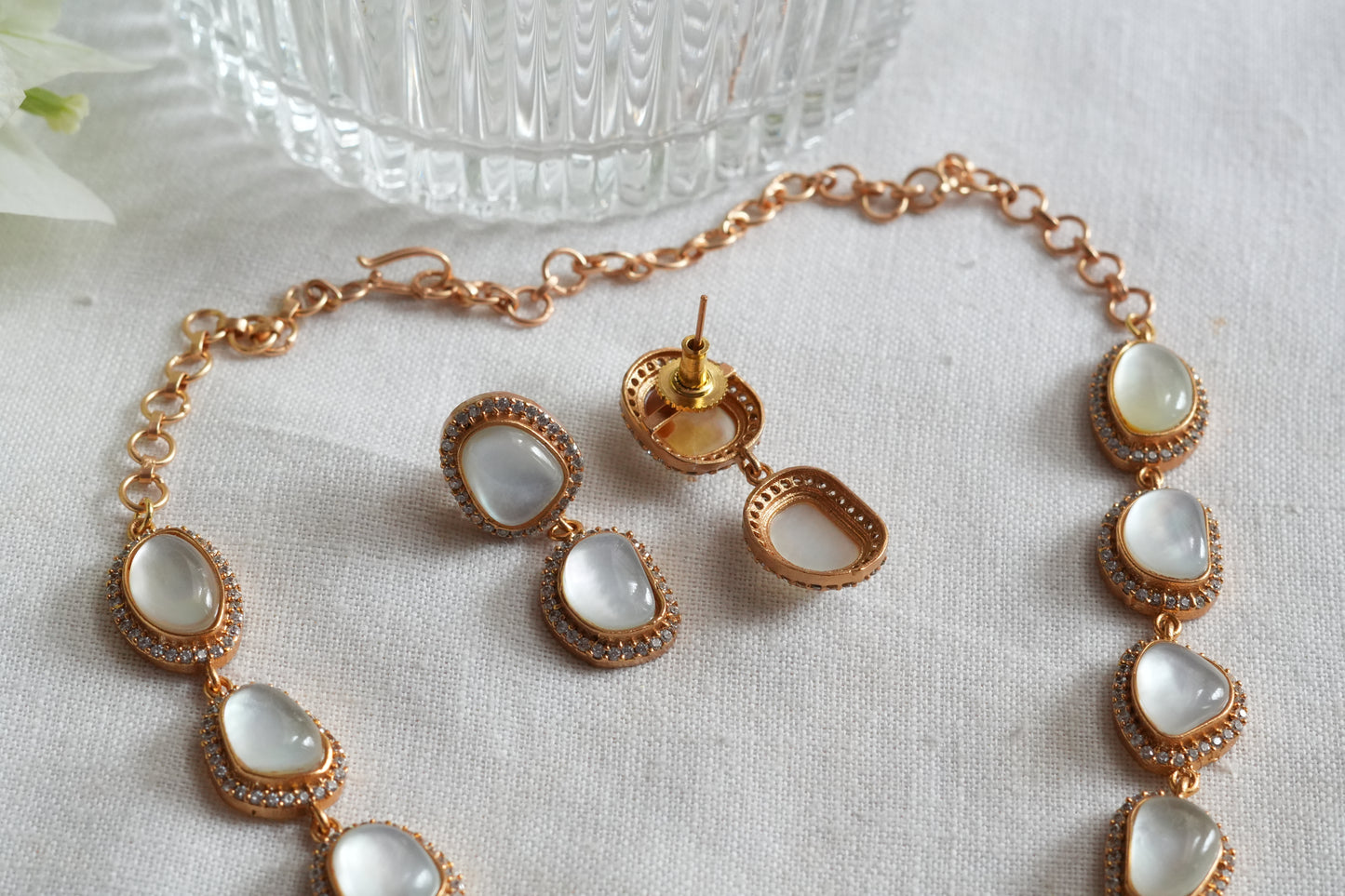 Mother of Pearl Necklace Set (4-9495)(SR)
