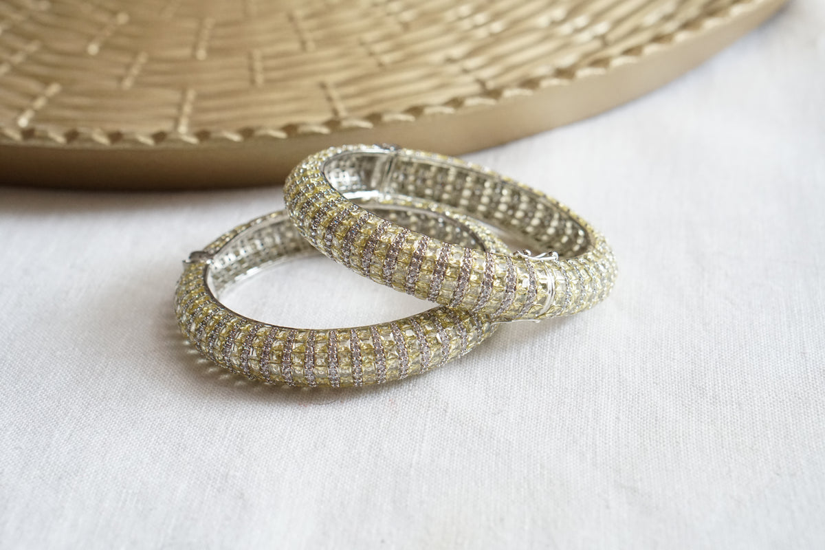 Ad Stone Bangle in 2'6 size (3-497)(B)