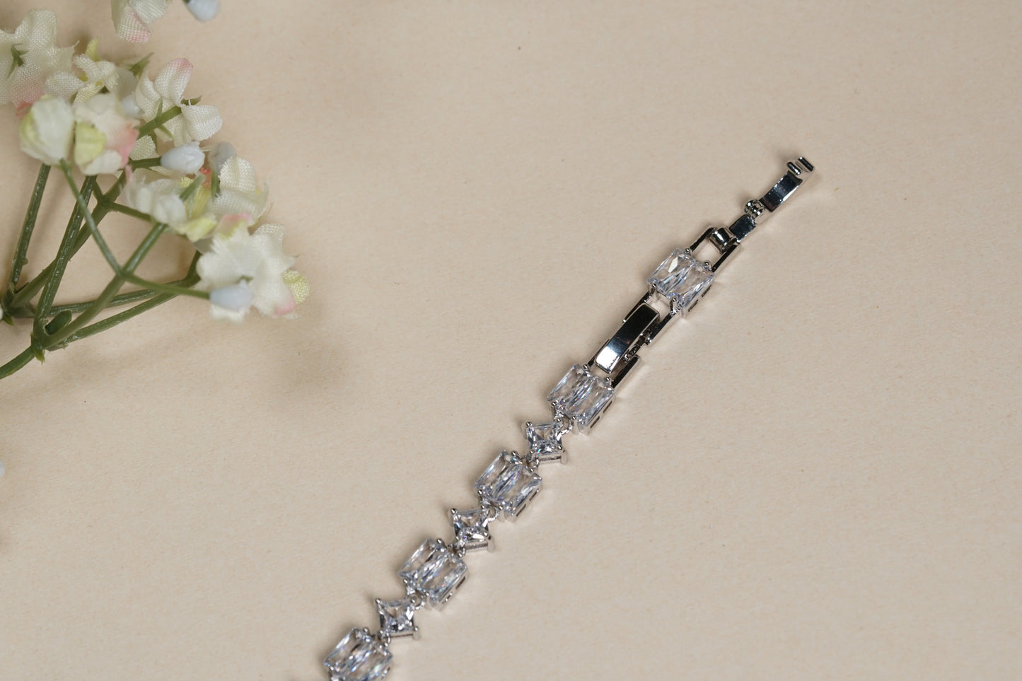 AD Stone Tennis Bracelet (3-462)(EX)