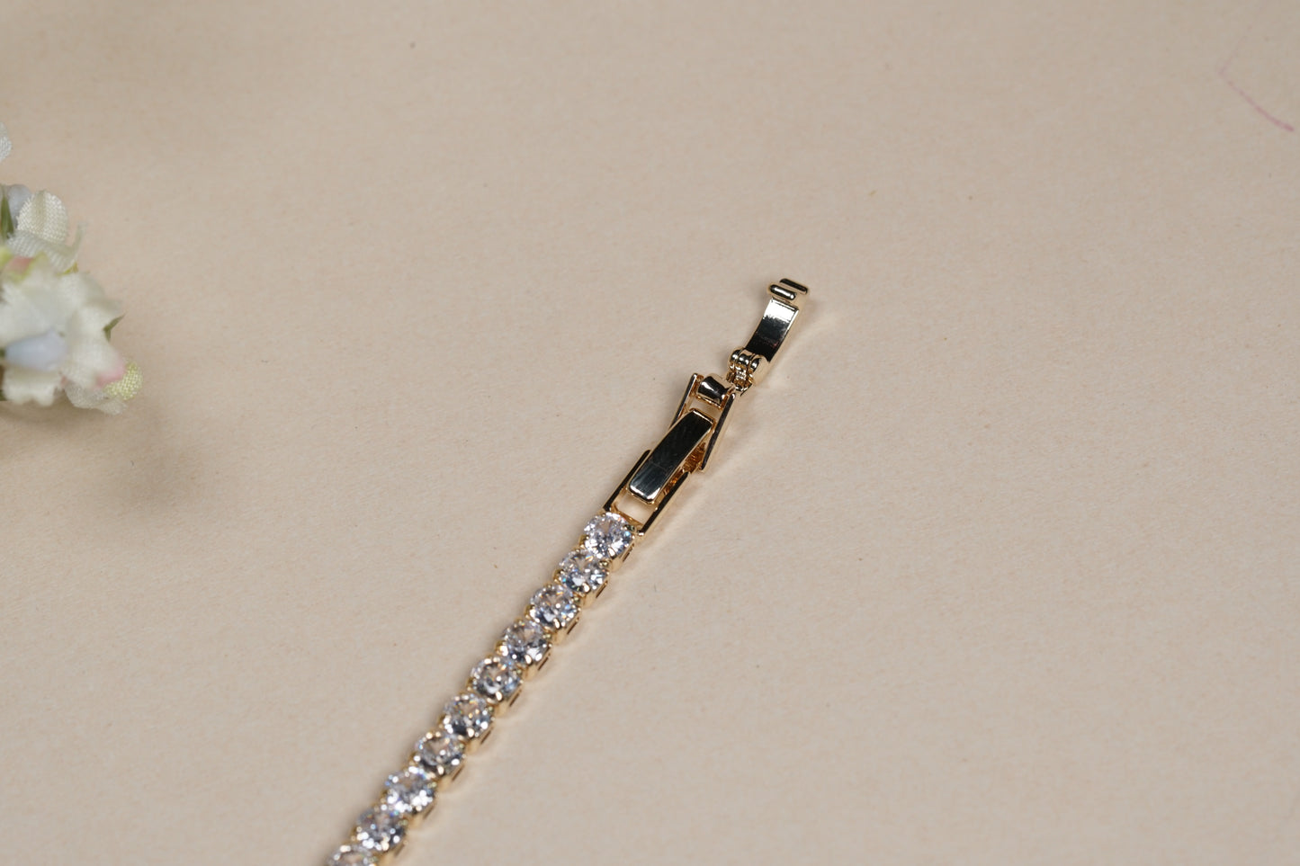 AD Stone Tennis Bracelet (3-464)(EX)