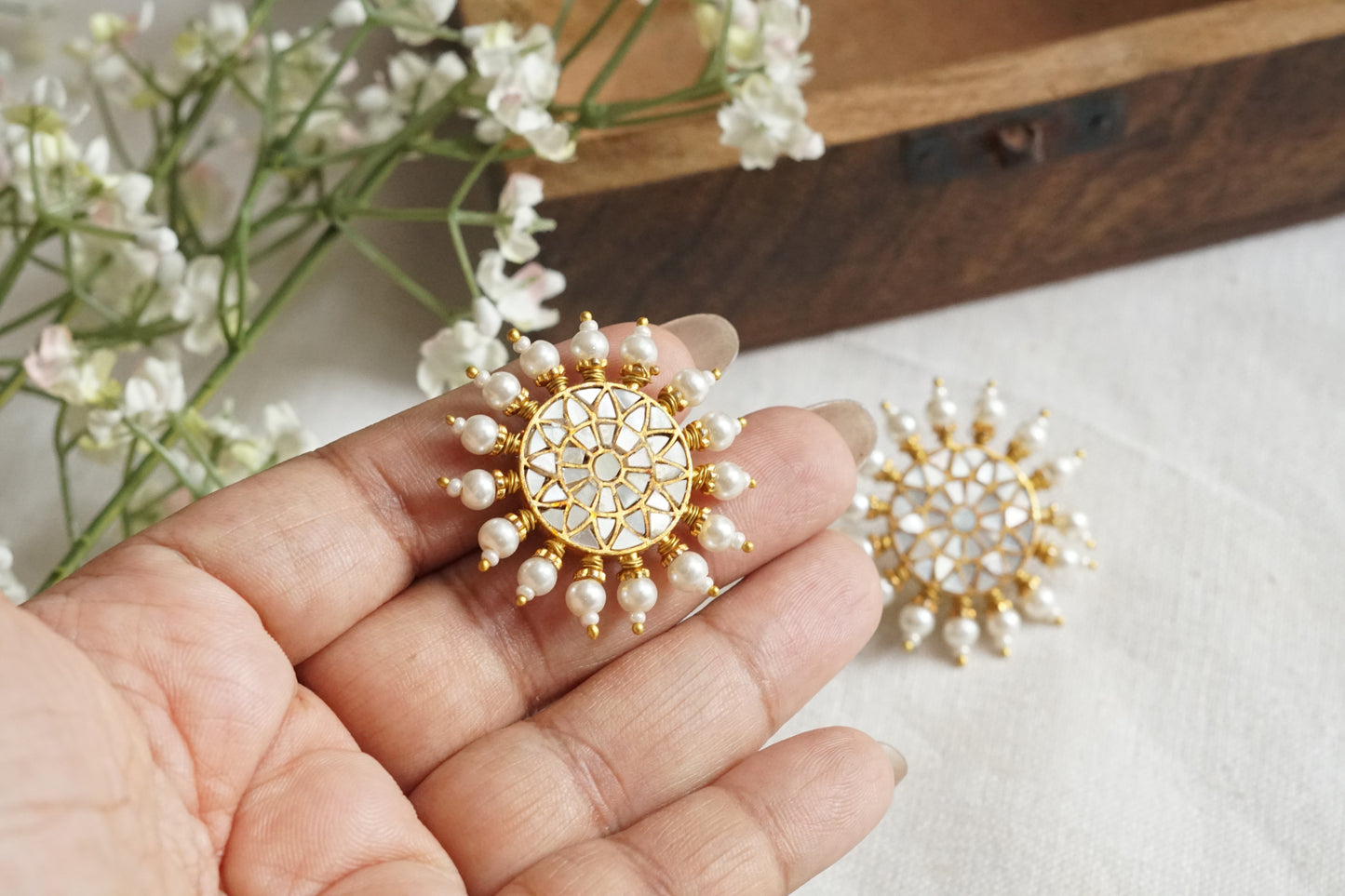 Mother of Pearl Studs (1-5290)(A)