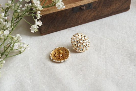 Mother of Pearl Studs (1-5291)(A)