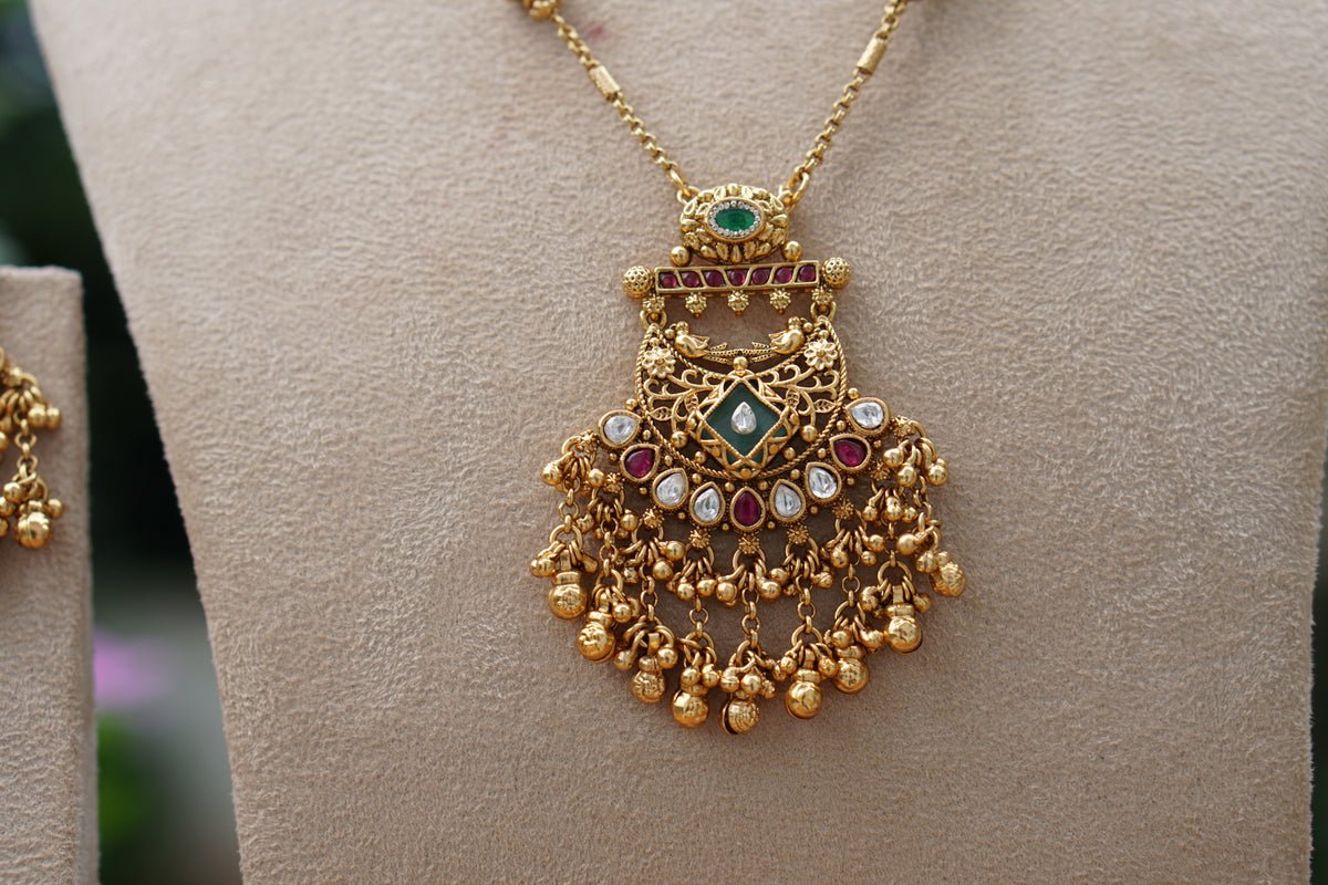Antique Pendant Necklace Set (4-9719)(EX)