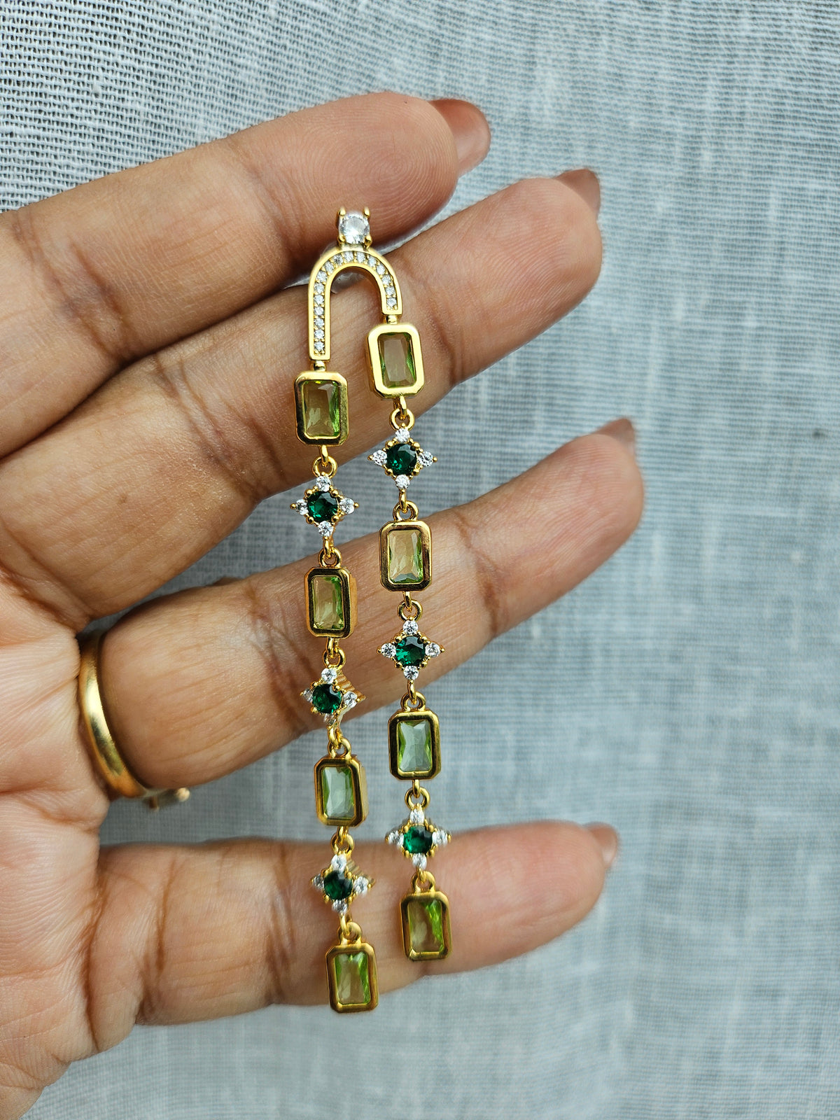 Green stone Ad Earrings (1-5526)(Ex)(from turkey)