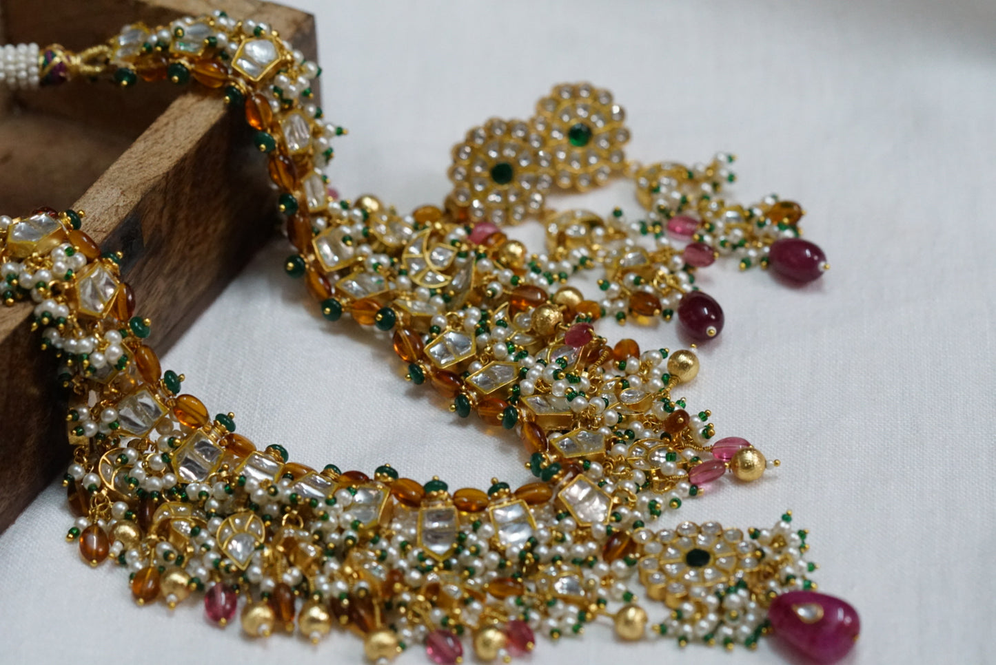 Kundan necklace set  (4-6232)(R)(CLEARANCE SALE PIECE)
