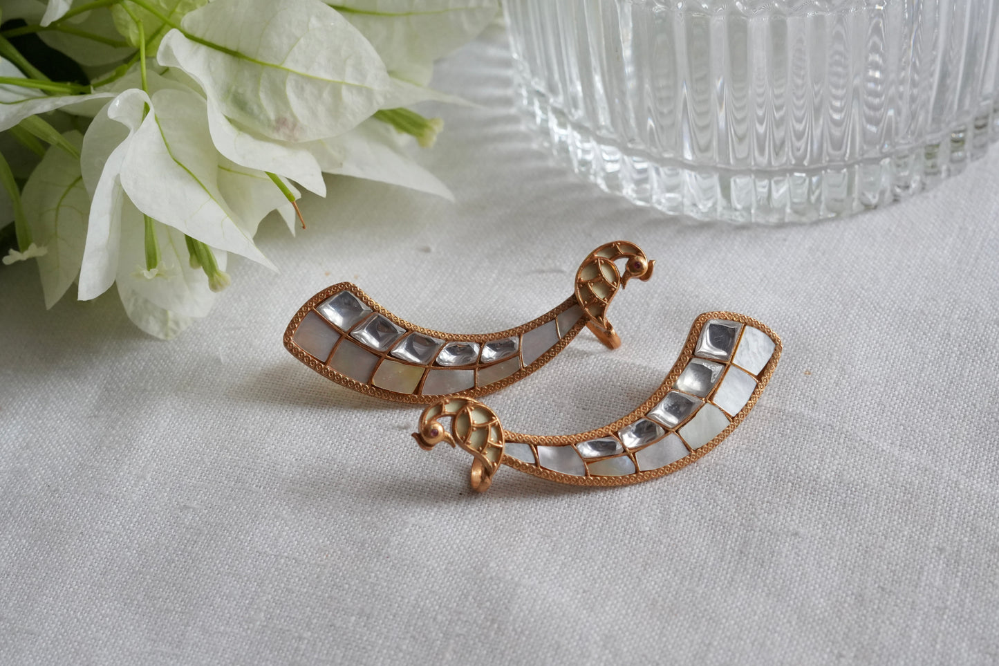Mother of pearl earcuff earrings(1-5451)(SR)