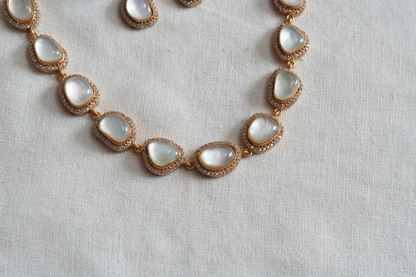 Mother of Pearl Necklace Set (4-9495)(SR)
