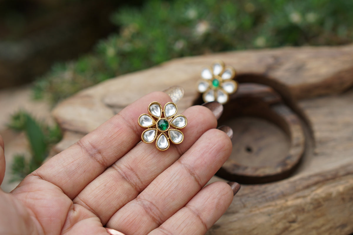 Kundan Studs (1-5400)