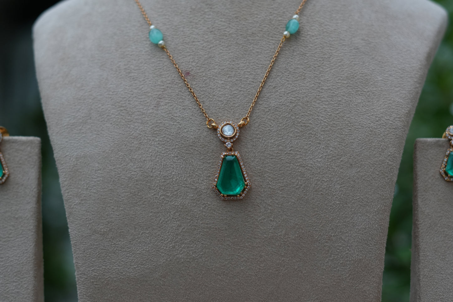 Green Stone Polki Pendant Set (4-9547)(B)