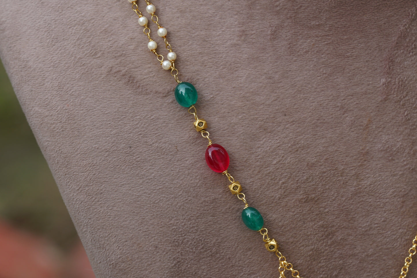 Beads necklace (4-6693)(N)