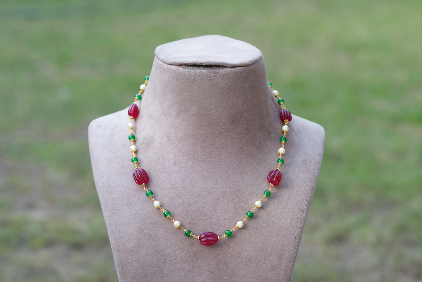 Beads necklace (4-6692)(N)