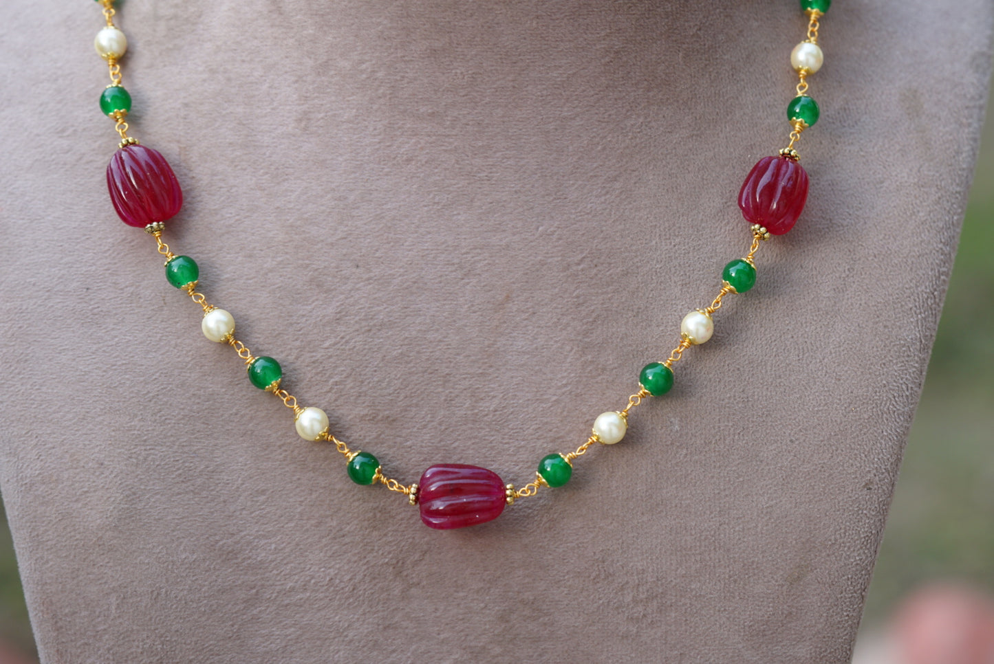 Beads necklace (4-6692)(N)