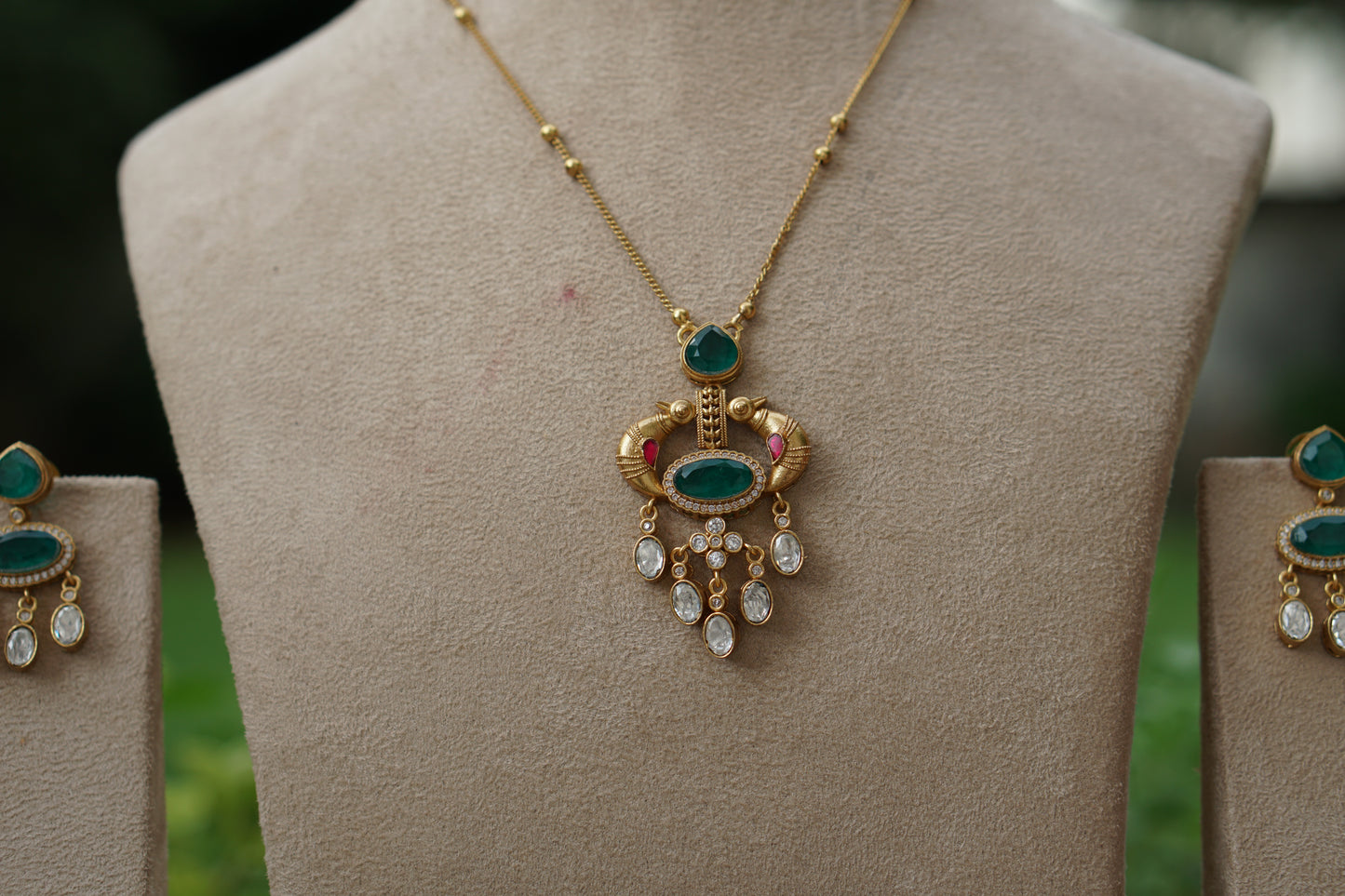 Green stone Polki Pendant Set (4-9477)(B)