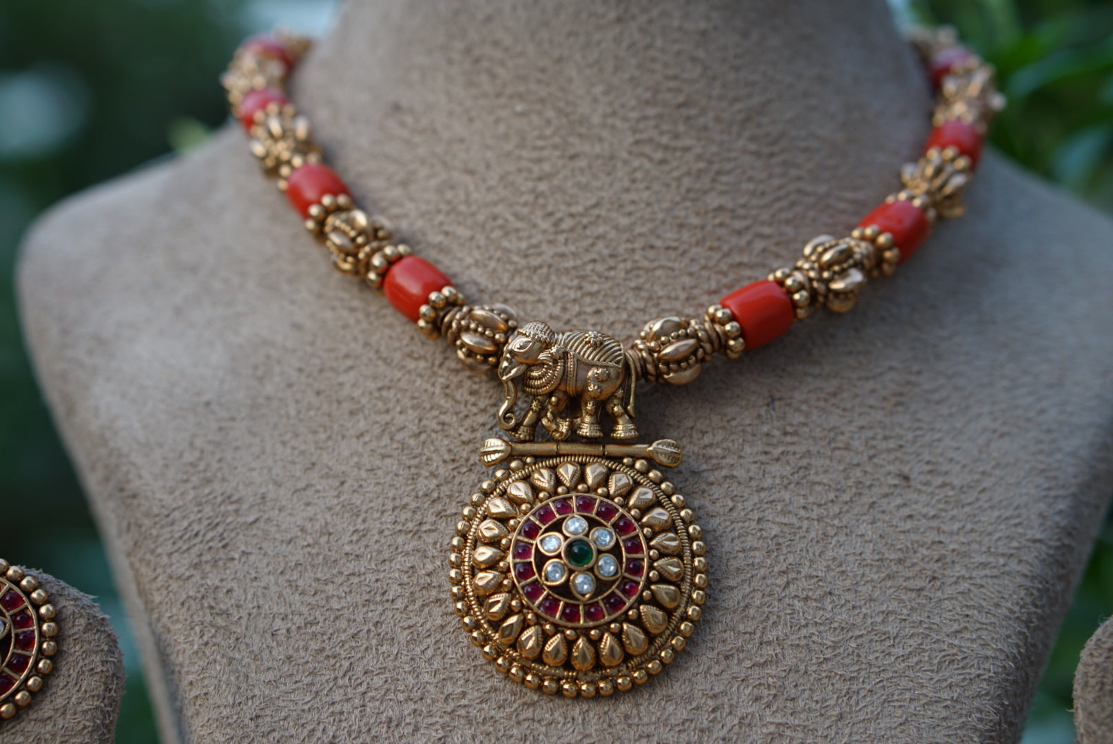 Antique Coral necklace set (4-7717)(AK) - JEWELSTYLE
