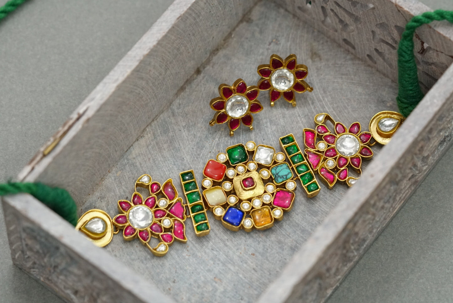 Kundan Navratan choker set (4-6320)(R)(PREORDER)