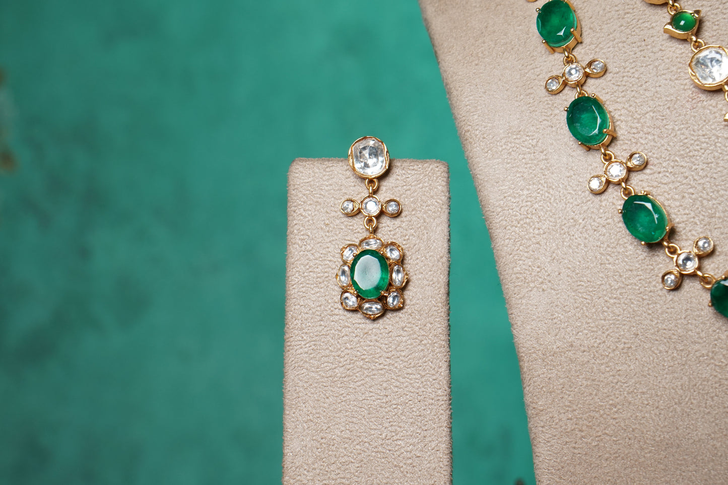 Green Stone Polki Necklace Set (4-9525)(NEM)