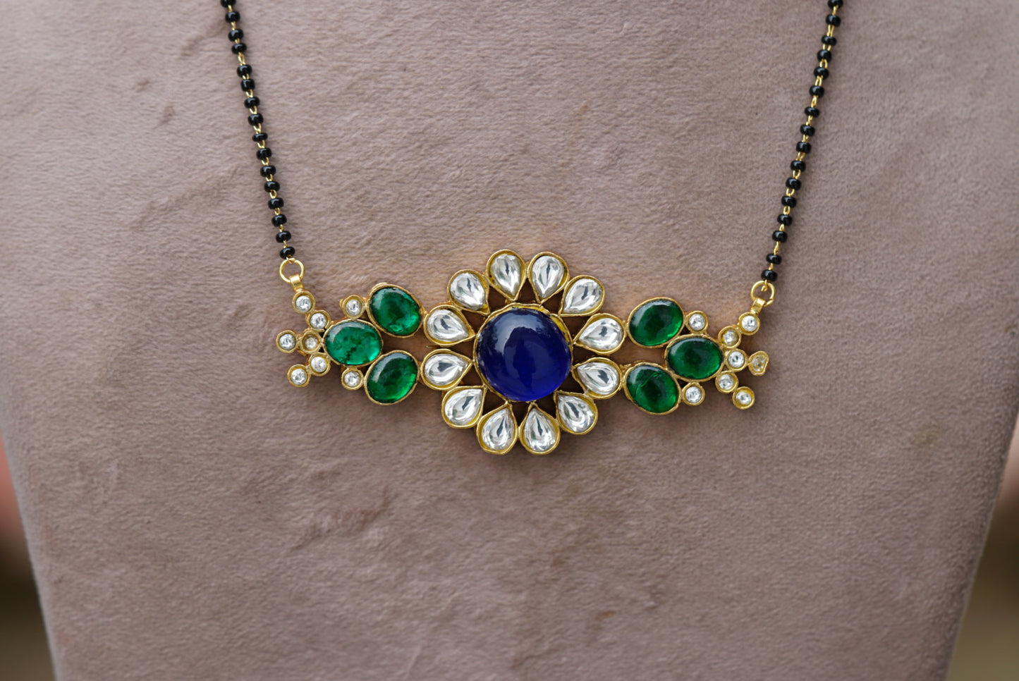 Black beads Kundan pendant (4-6322)(R)