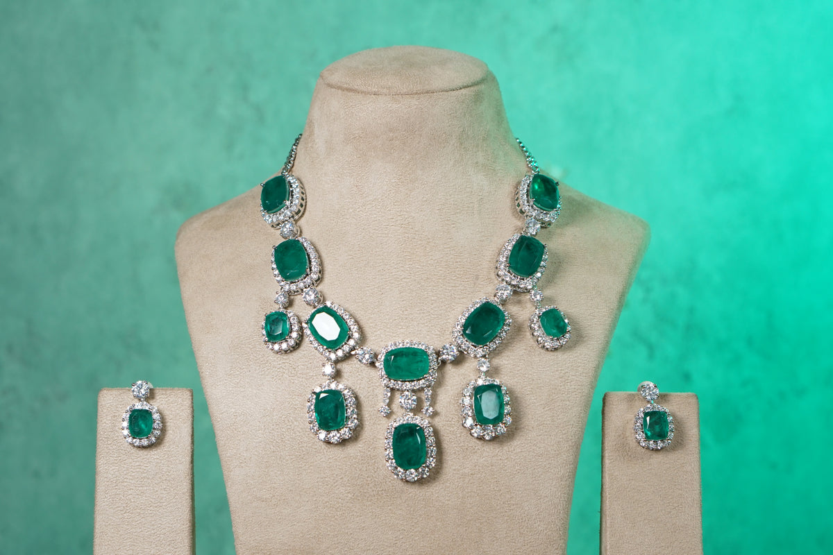 Green Doublet Necklace Set  (4-9597) (EX)