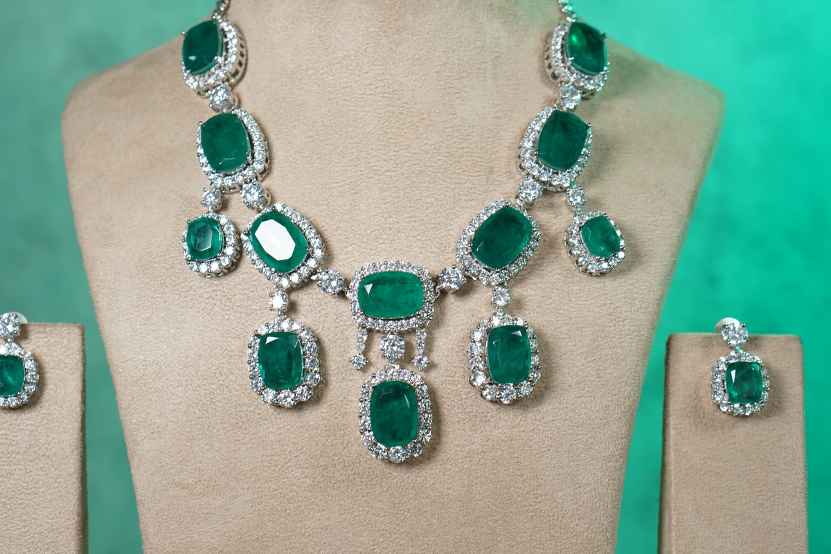 Green Doublet Necklace Set  (4-9597) (EX)