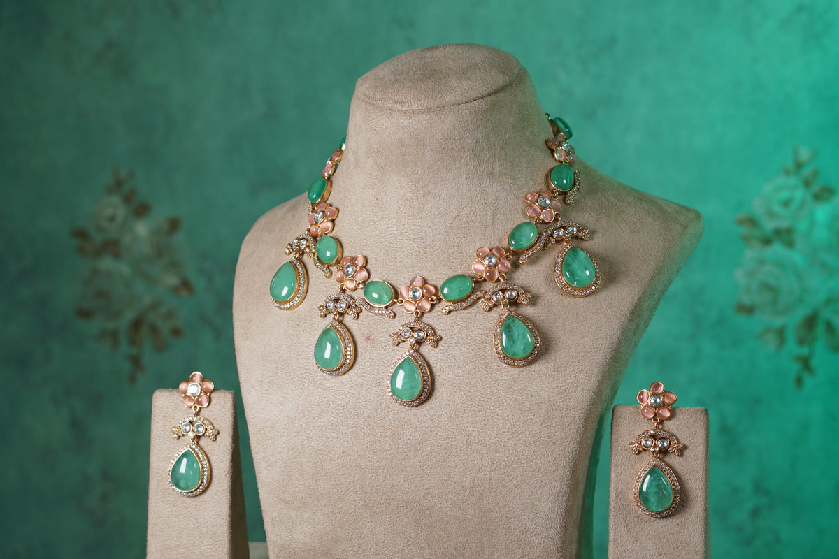Light Green Doublet Necklace Set (4-9599) (EX)