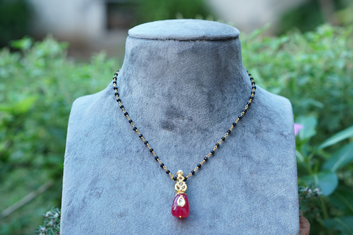 Red stone Black beads pendant Chain(4-9575)(N)