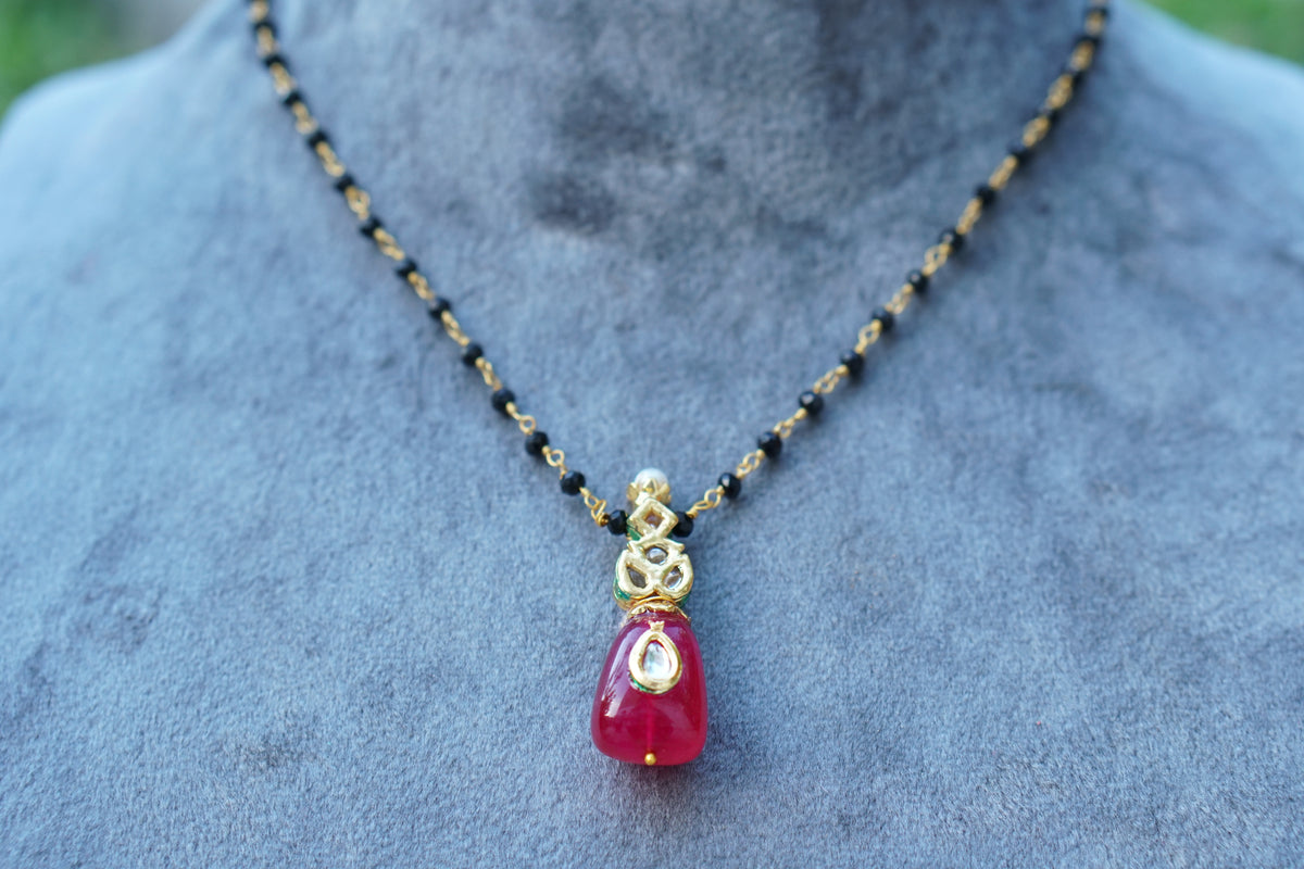 Red stone Black beads pendant Chain(4-9575)(N)