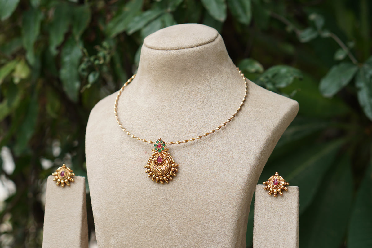 Antique Necklace Set (4-9590)(AK)