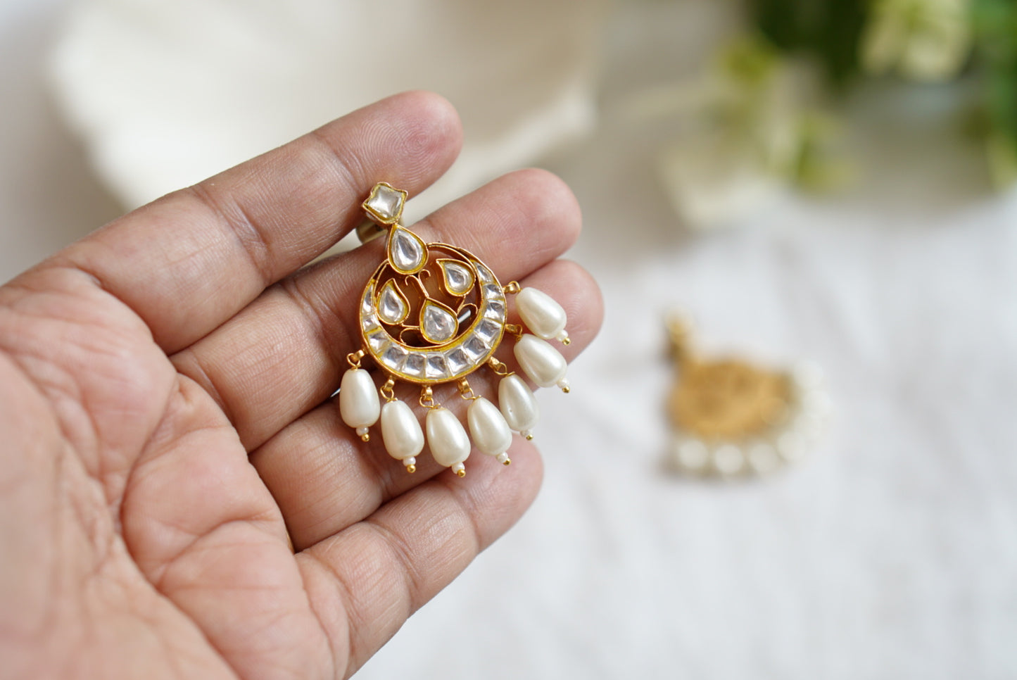 White kundan earrings (1-4046) (R)(preorder) - JEWELSTYLE