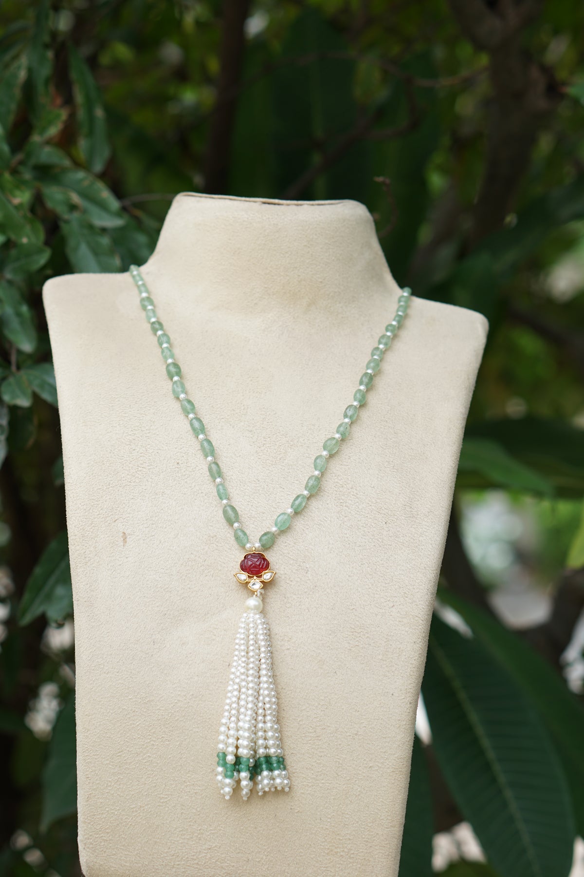 Kundan Tassel Pendant Necklace (4-9635)(R)