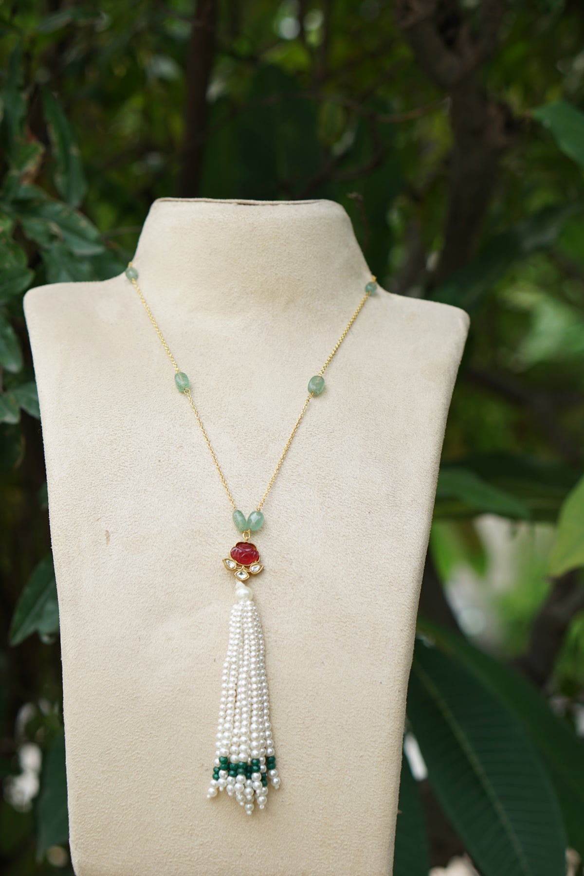 Kundan Tassel Pendant Necklace (4-9633)(R)