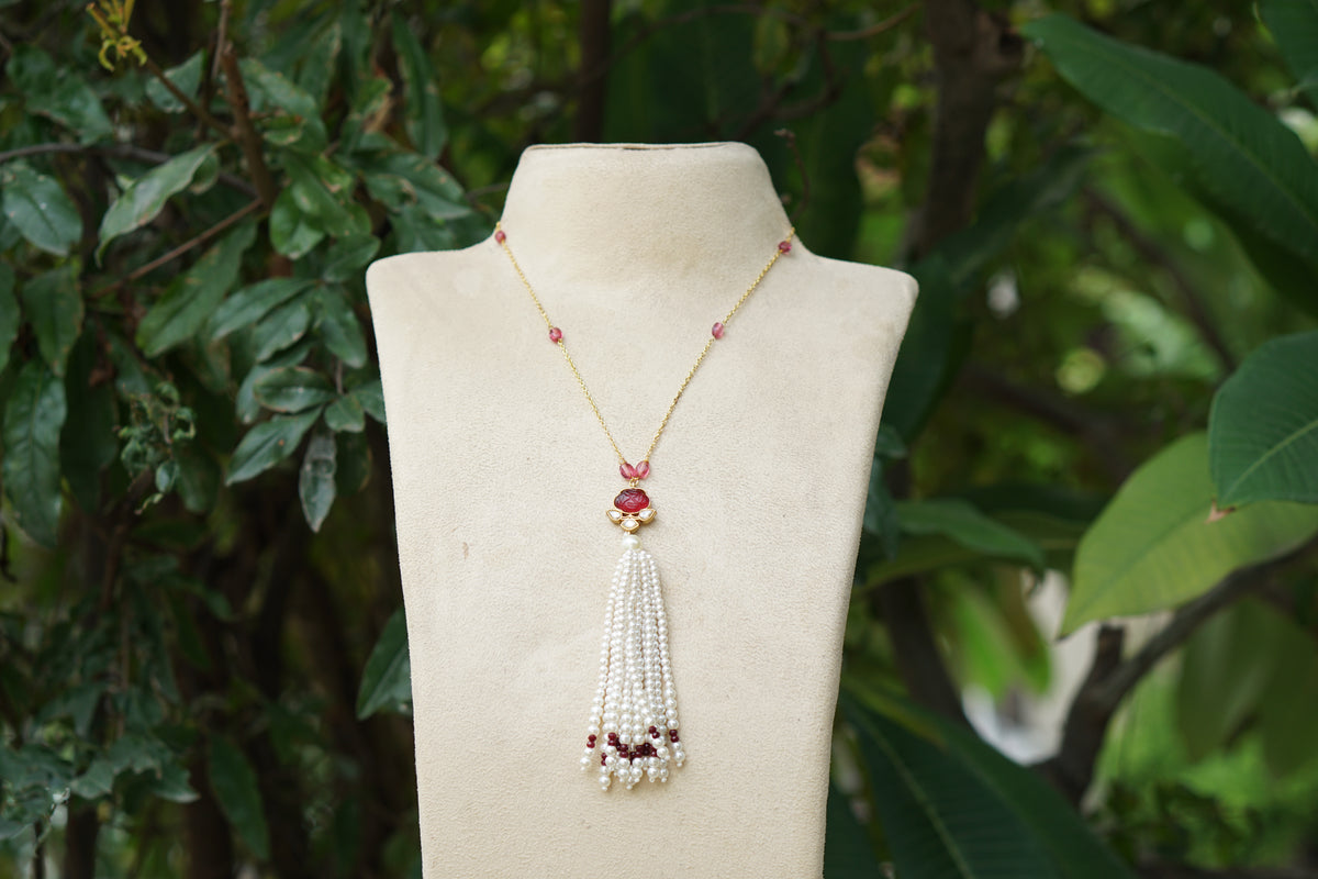 Kundan Tassel Pendant Necklace (4-9636)(R)