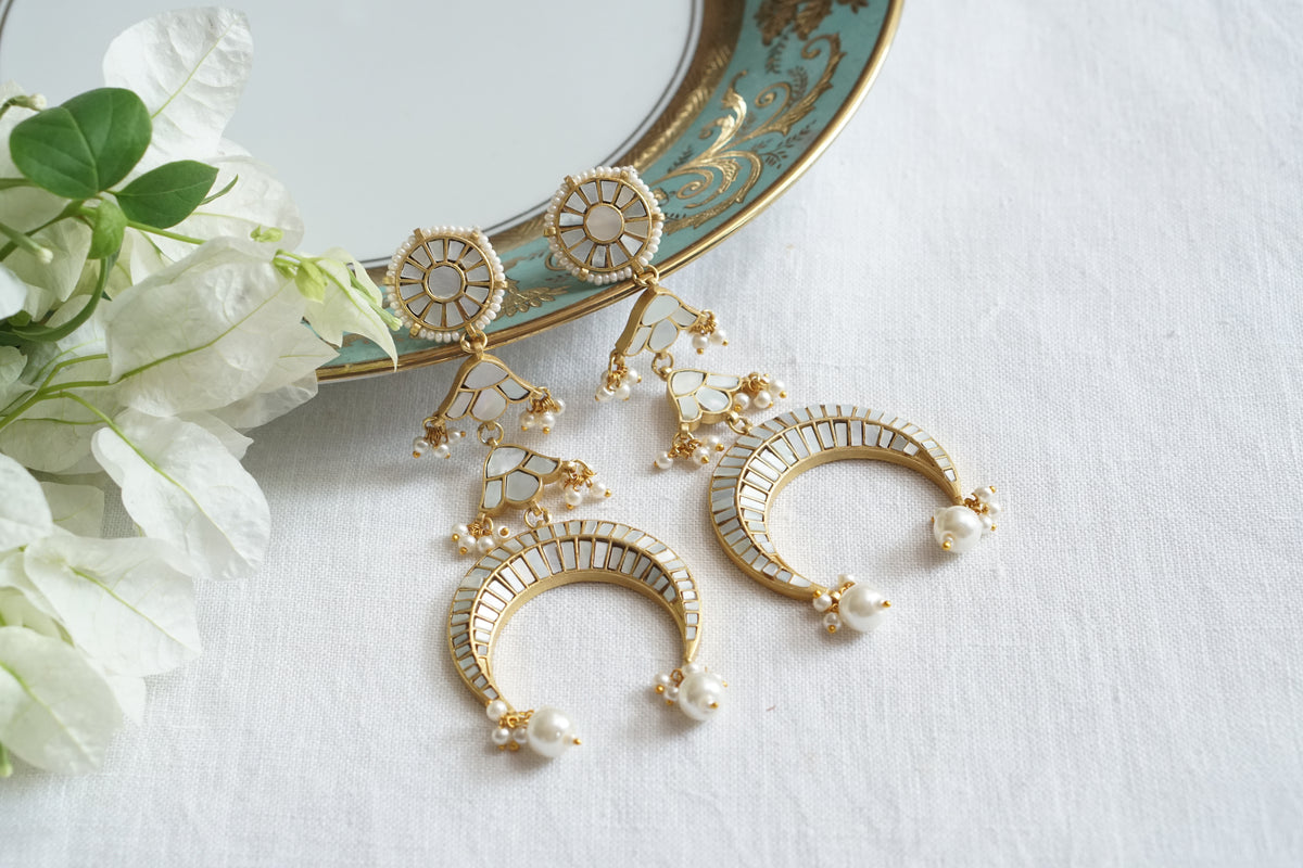 Mother of pearls long earrings (1-5529)(A)