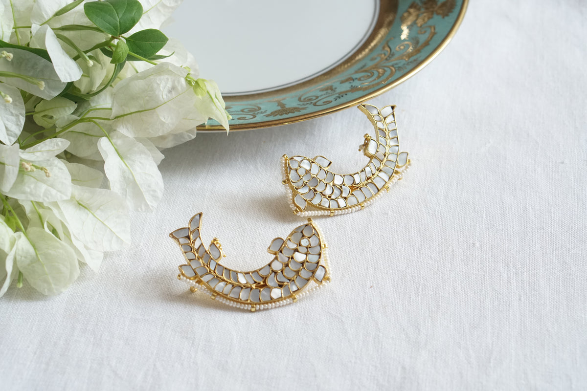 Mother of pearl fish earrings (1-5533)(A)