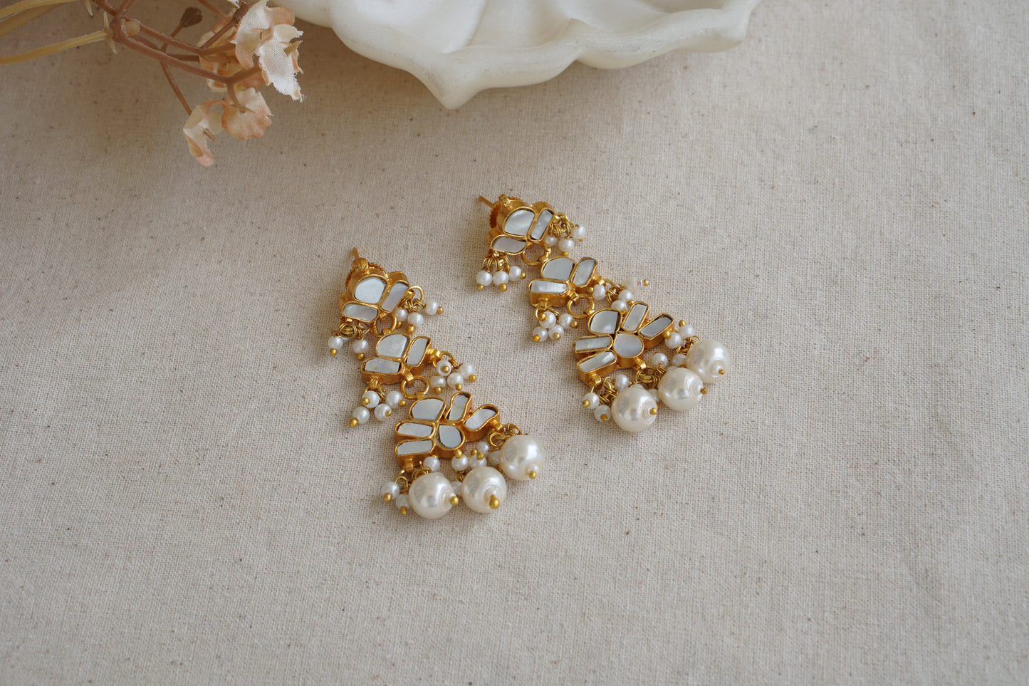 Mother of Pearl Earrings (1-5036)(A)