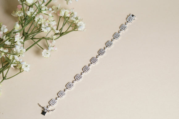 AD Stone Tennis Bracelet (3-461)(EX)