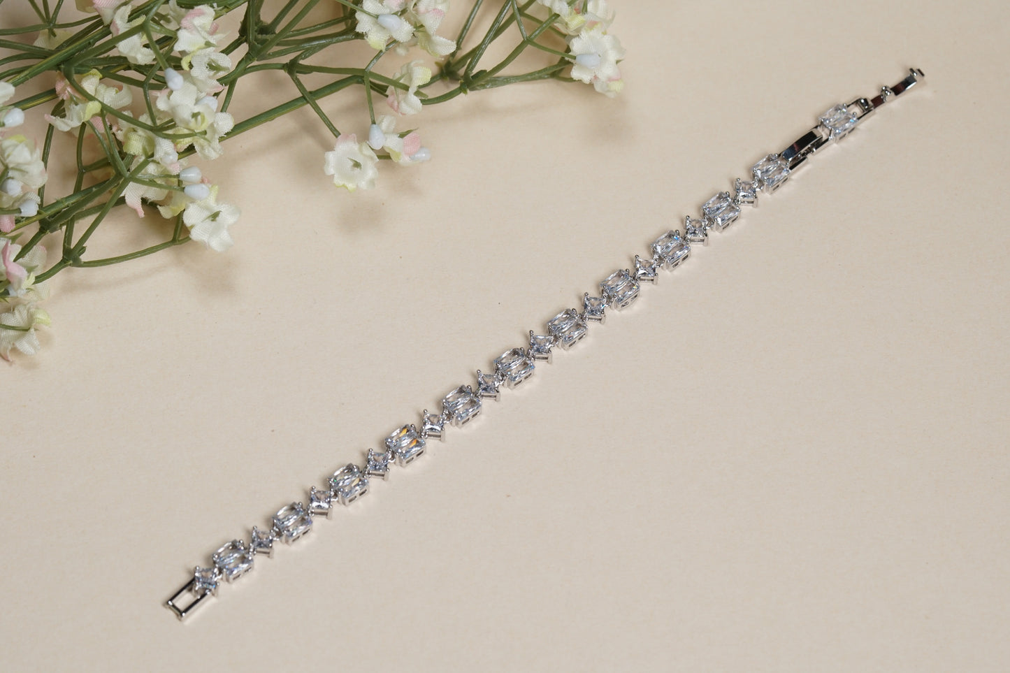 AD Stone Tennis Bracelet (3-462)(EX)