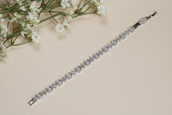 AD Stone Tennis Bracelet (3-462)(EX)
