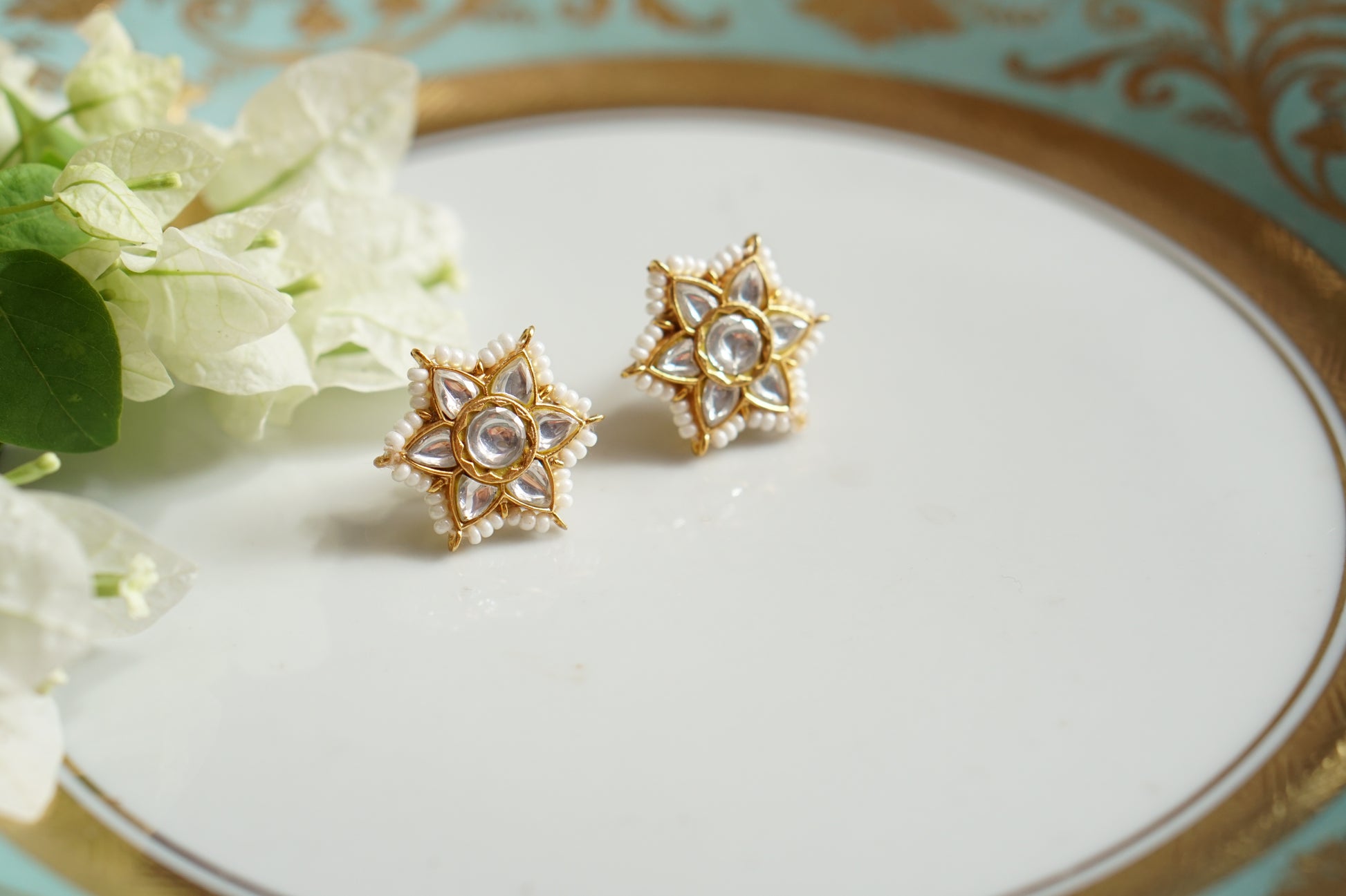 White Kundan Studs (1-4641)(R) - JEWELSTYLE
