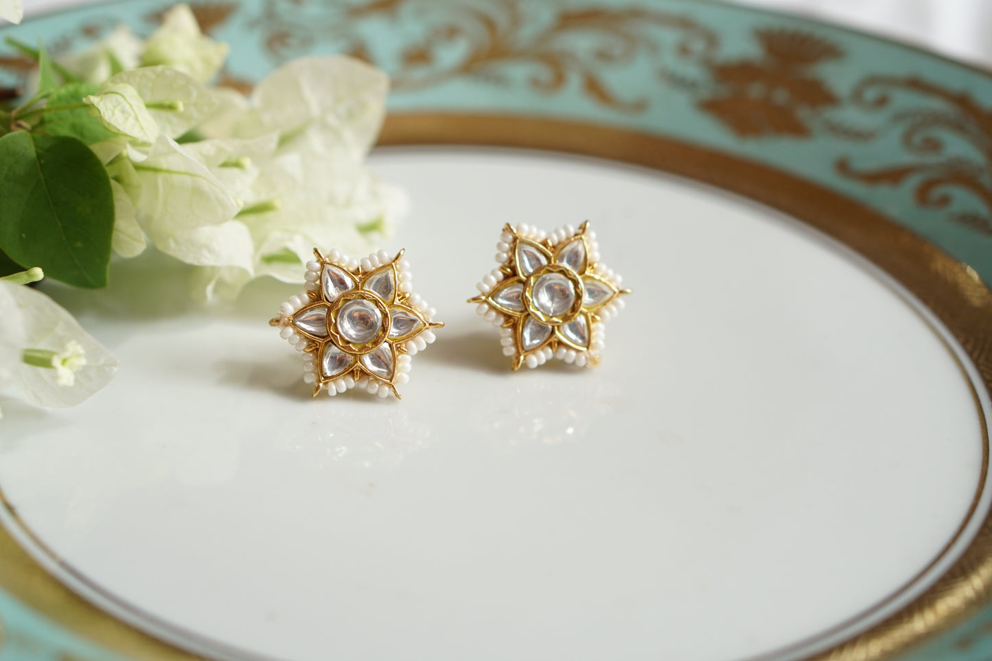 White Kundan Studs (1-4641)(R) - JEWELSTYLE