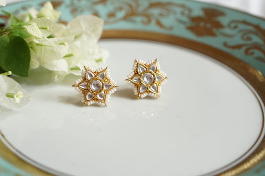 White Kundan Studs (1-4641)(R) - JEWELSTYLE