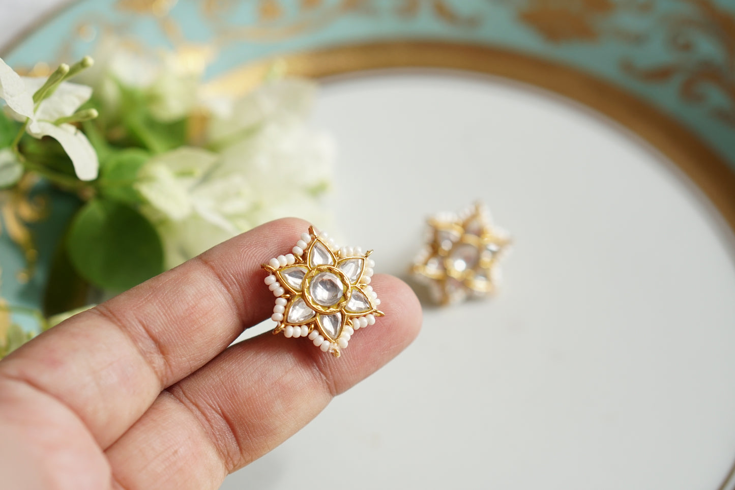 White Kundan Studs (1-4641)(R) - JEWELSTYLE