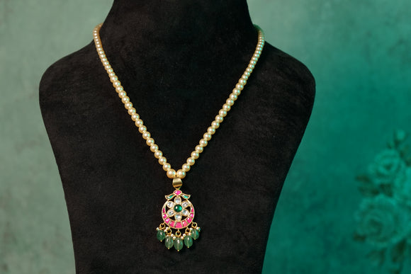 Kundan pendant (4-8226)(K)(ALREADY DISCOUNTED)