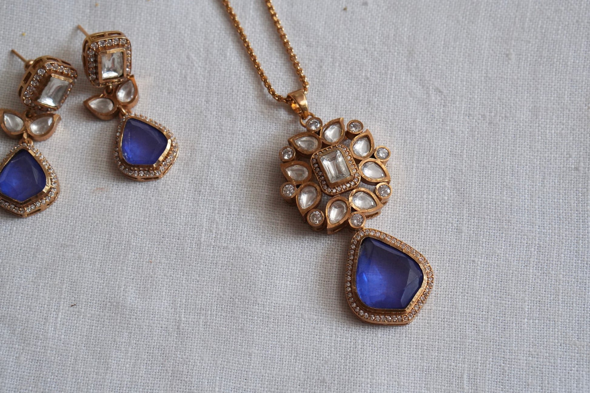 Blue Stone Polki Pendant Set  (4-9034)(B) - JEWELSTYLE