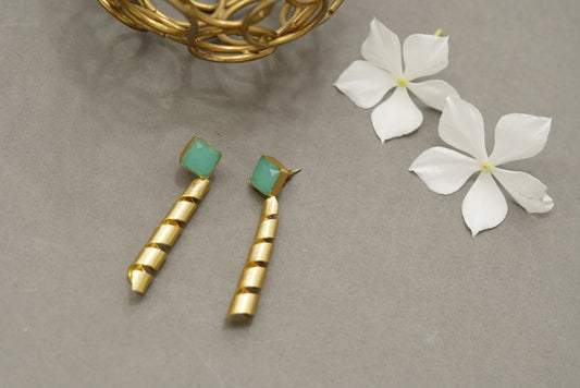 Stone earring (1-2946)(H)