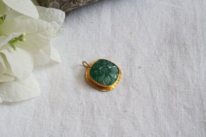 Green Stone Pendant  (4-8053)(B)
