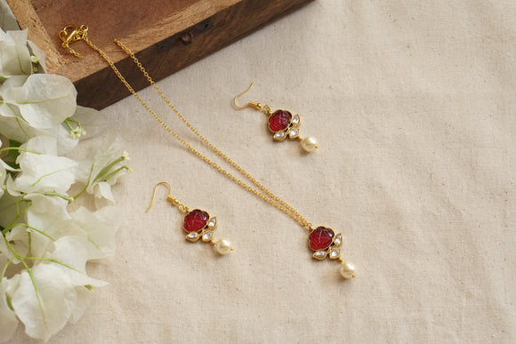 Red stone pendant necklace with earrings (4-8591)(R)