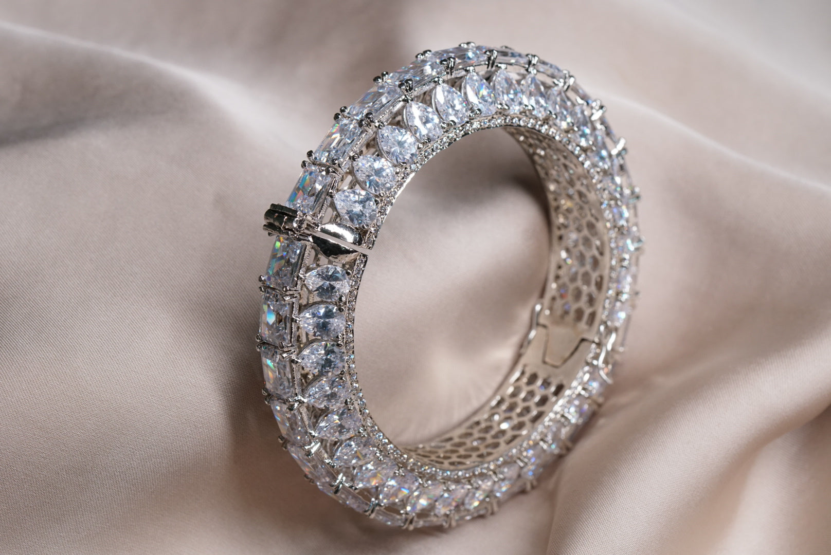 Ad  bangles (3-350) size(2’6) - JEWELSTYLE