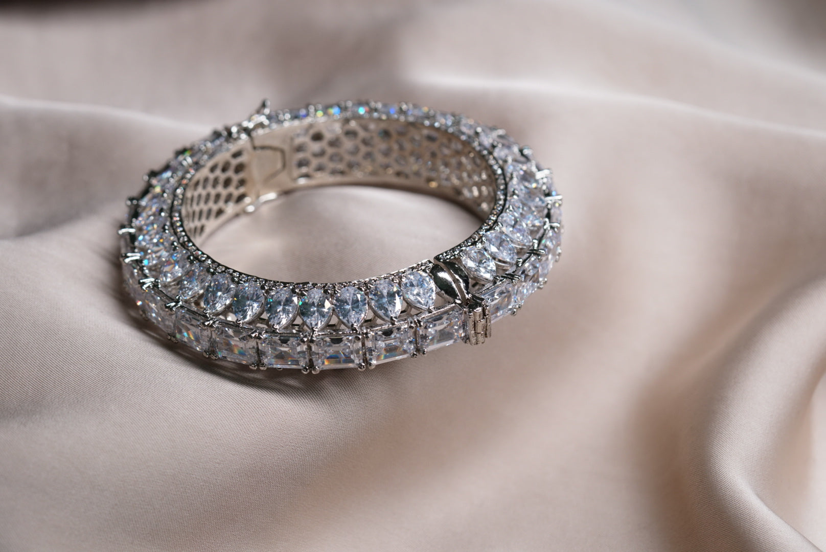 Ad  bangles (3-350) size(2’6) - JEWELSTYLE