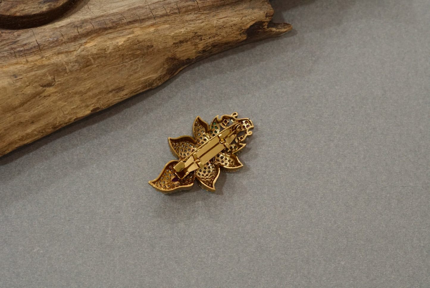 antique Saree pin (9-124)(AK)