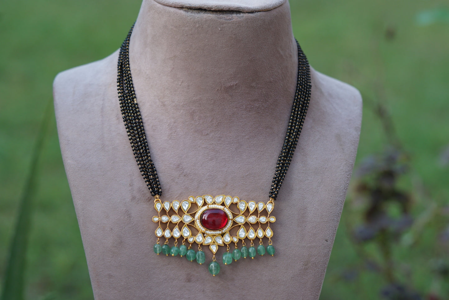 Kundan pendant black beads necklace (4-6082)(R)(PREORDER)